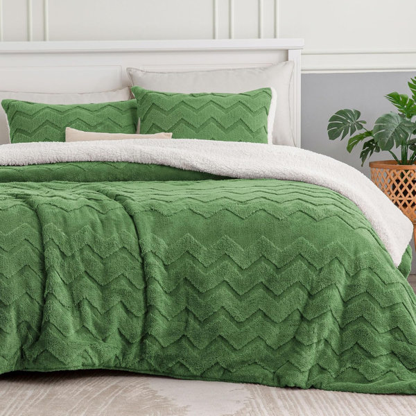 Seluza Super Soft Sherpa Comforter for Queen Size Bed, Fuzzy Bed Set 3